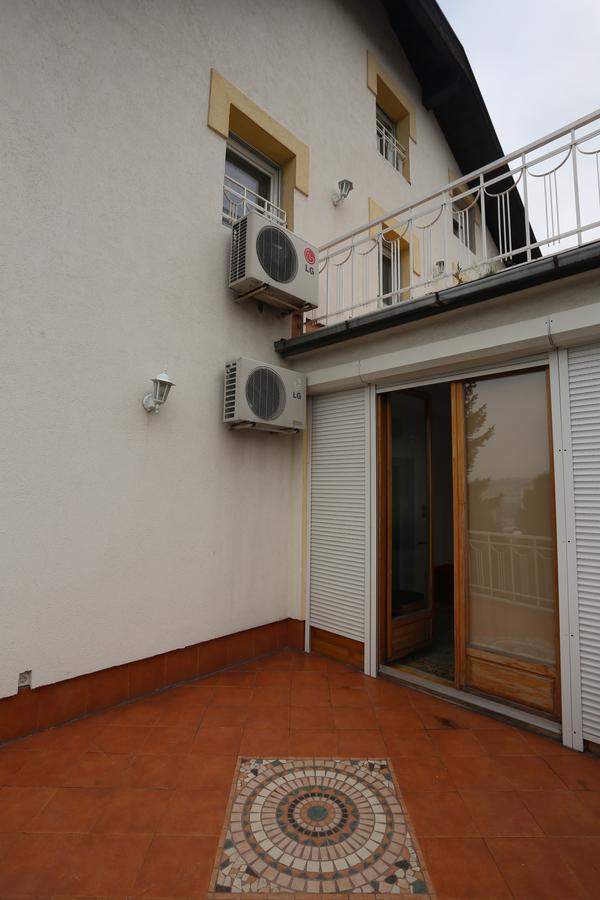 Apartments Villa Irma Сараево Экстерьер фото